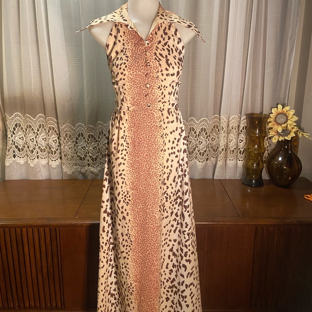 Vintage 1970s Leopard Animal Print Maxi Dress with Oversized Collar Size Small